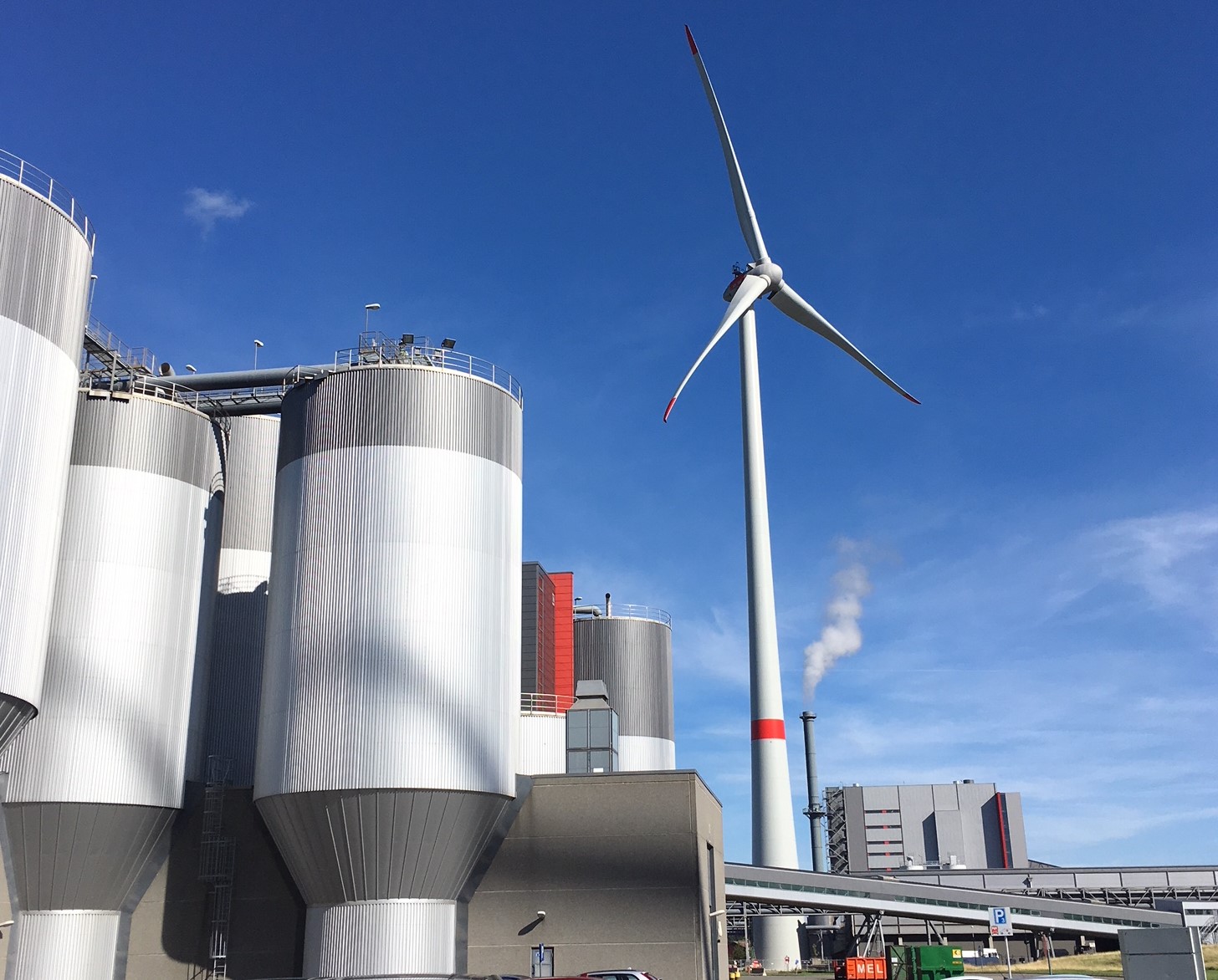 How to secure the support of workers in industry for the European Green Deal? Make it social!